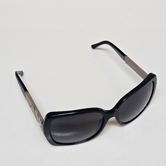 Burberry Nova Check Sunglasses - Picture 14 of 16
